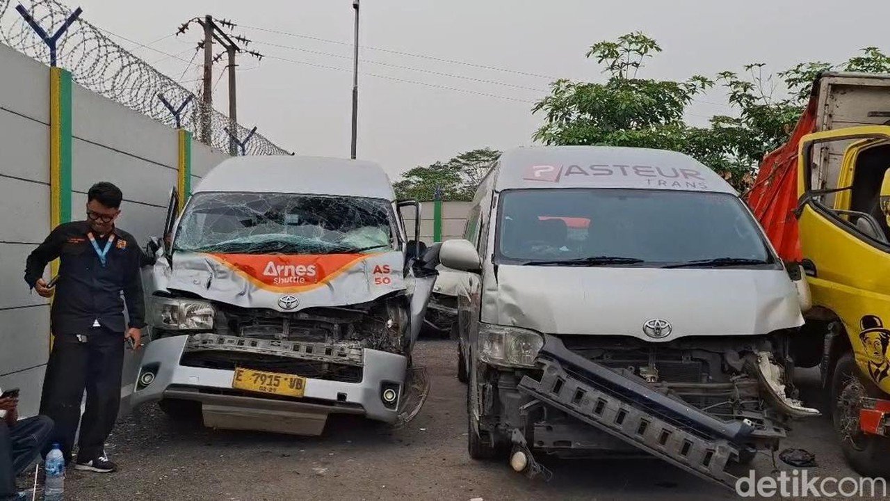15 Kendaraan Terlibat Tabrakan Beruntun di Tol Cipularang KM 91, Satu Orang Luka Berat