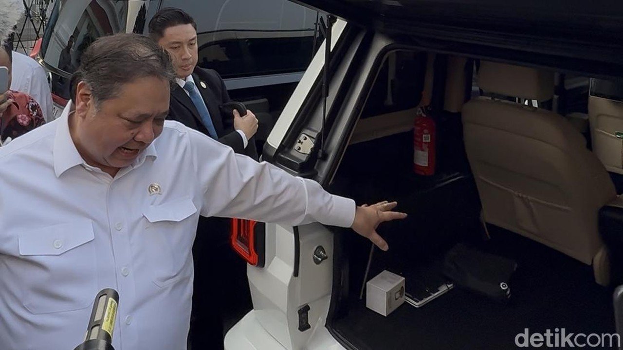 Airlangga Hartarto Ungkap Kelebihan Mobil Maung: Lebih Lega dari Toyota Crown