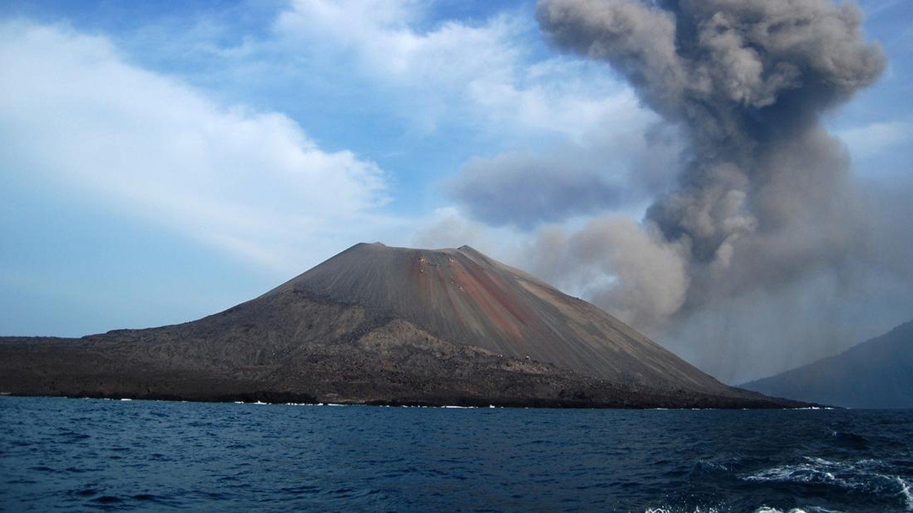 Aktivitas Anak Krakatau Meningkat, Pakar Imbau Warga Tak Panik Terkait Tsunami