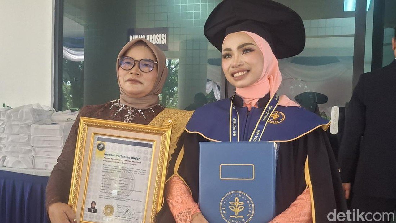 Alumni CT ARSA Foundation Raih Predikat Lulusan Terbaik Vokasi IPB