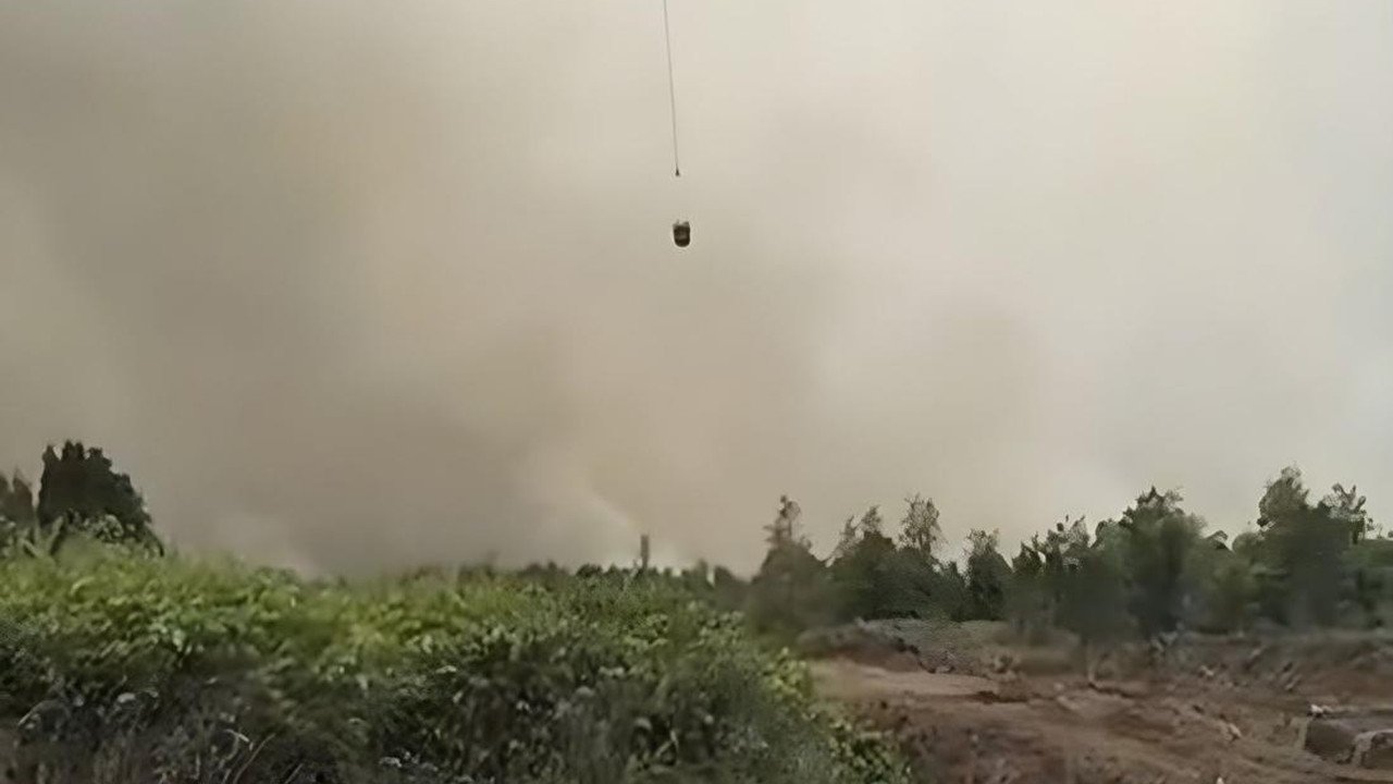 Anak Usaha AALI Bantu BPBD Hulu Sungai Selatan Atasi Karhutla
