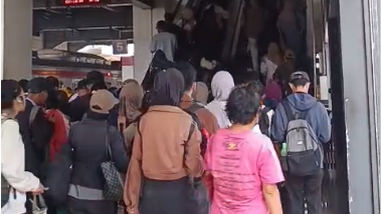 Anker Harap Eskalator Ditambah Pasca Aturan Baru KAI Commuter di Stasiun Duri