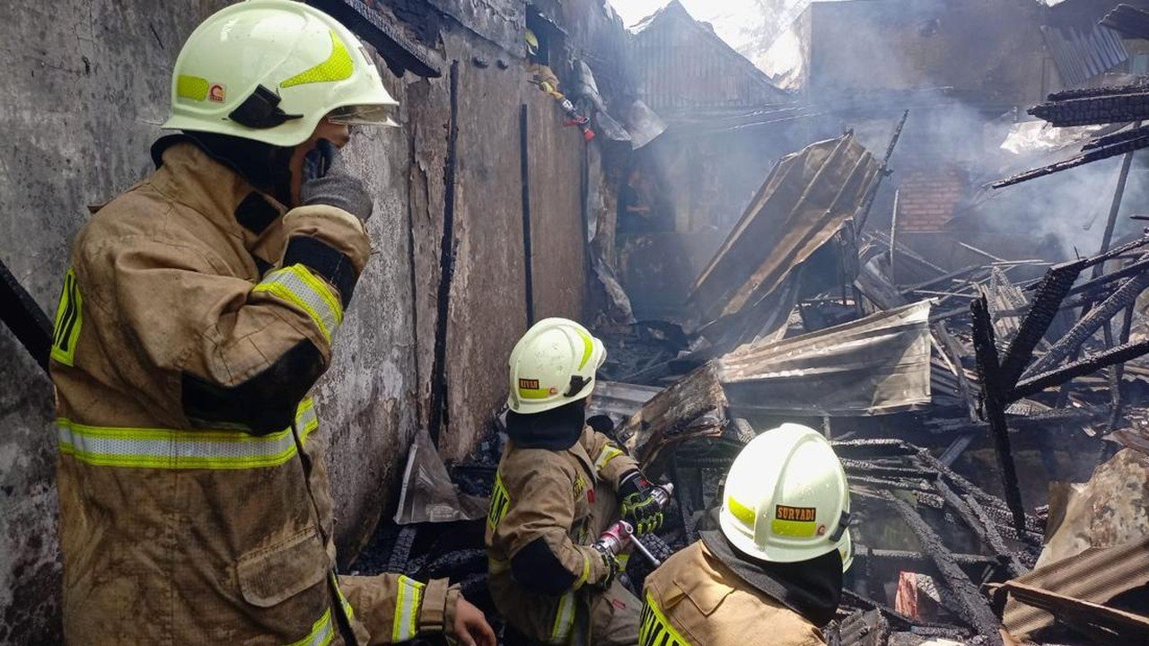 Belasan Rumah dan Kontrakan Terbakar di Jaktim Akibat Korsleting Listrik