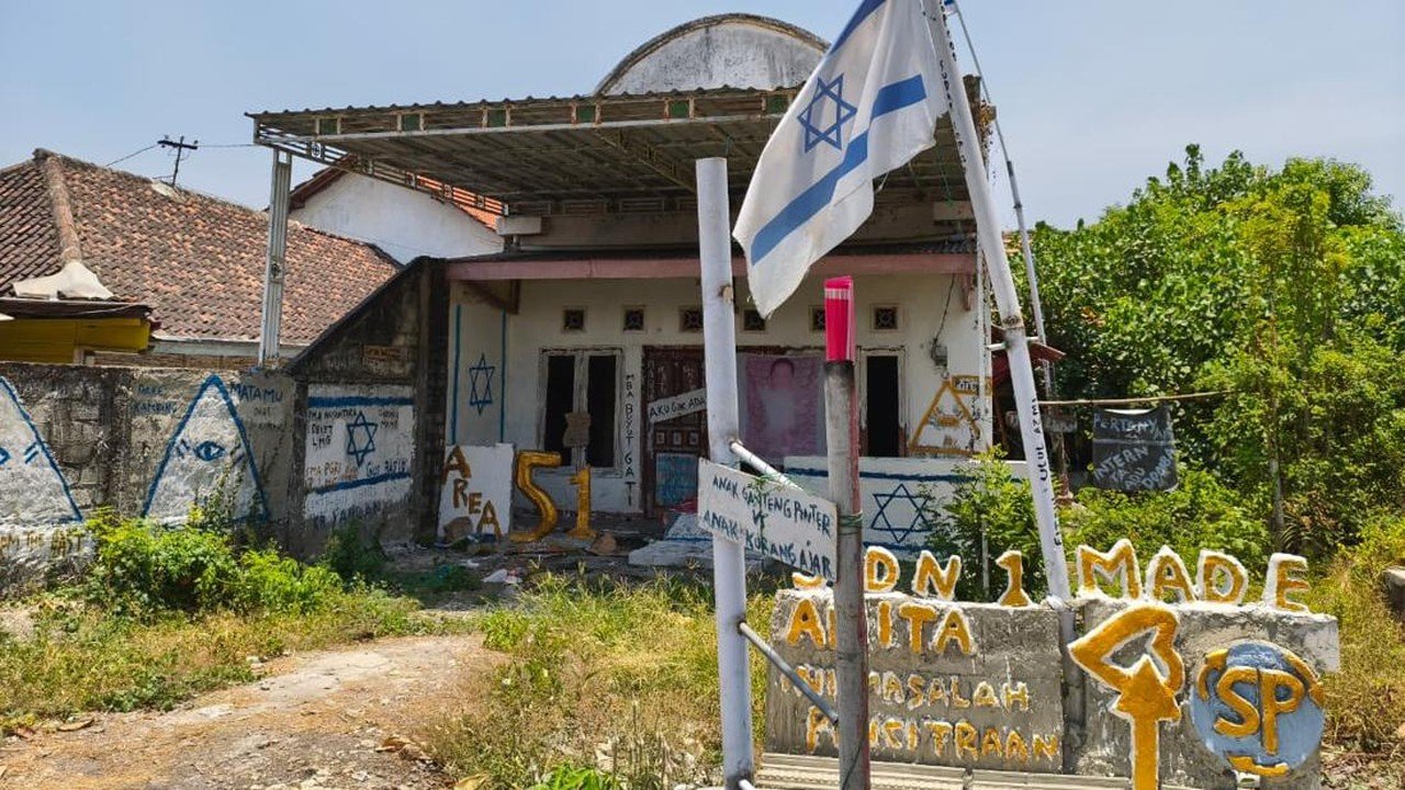 Bendera Israel Berkibar di Lamongan, Diduga Dipasang oleh Warga yang Mengalami Gangguan Jiwa
