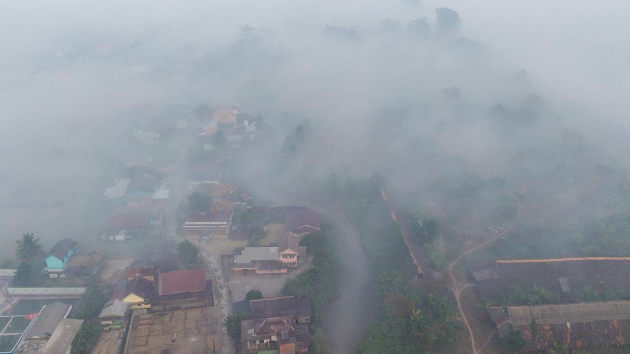 BNPB Gunakan Dry Ice untuk Atasi Kabut Asap Karhutla, Jarak Pandang Meningkat