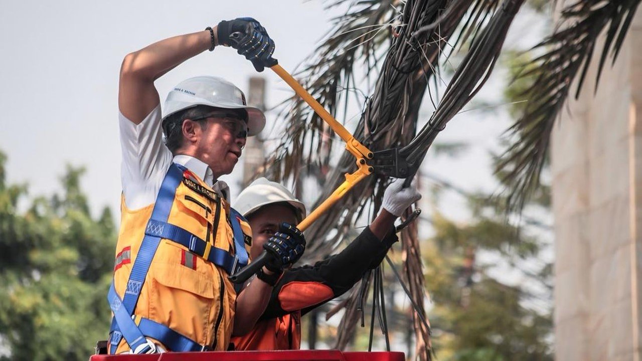 Bogor Pindahkan 20 Km Jaringan Kabel Optik ke Bawah Tanah