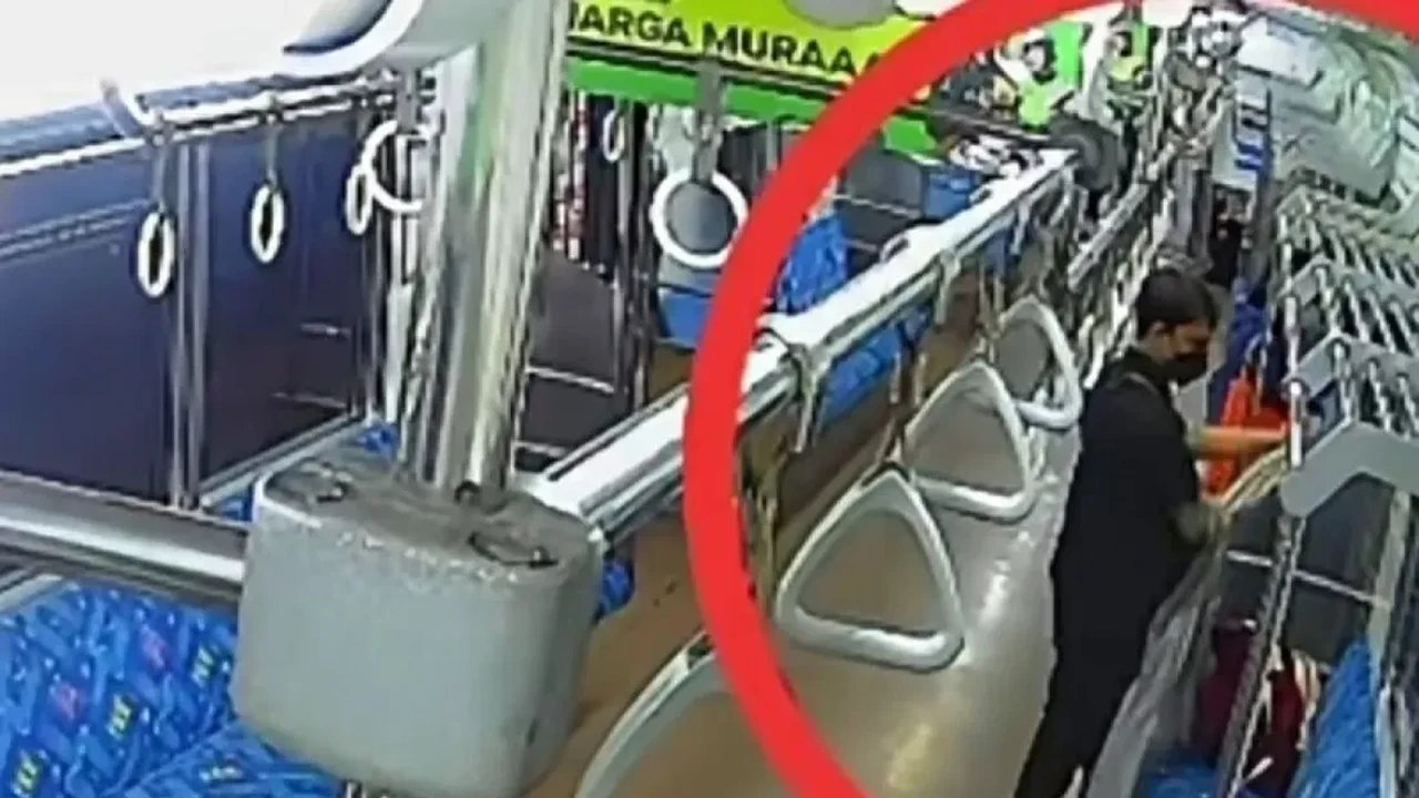 CCTV Analitik KAI Ungkap Pencuri Tas Penumpang di KRL