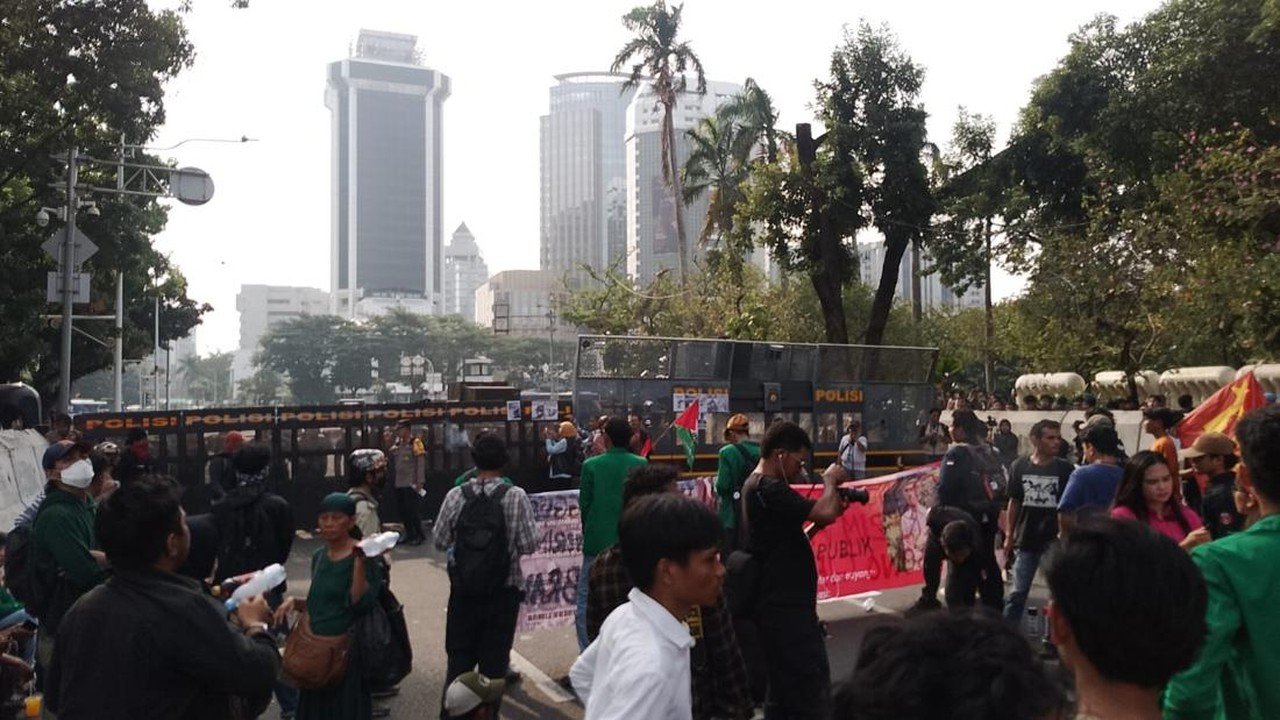 Demo Mahasiswa Bergema di Monas dan Tugu Tani Sore Ini