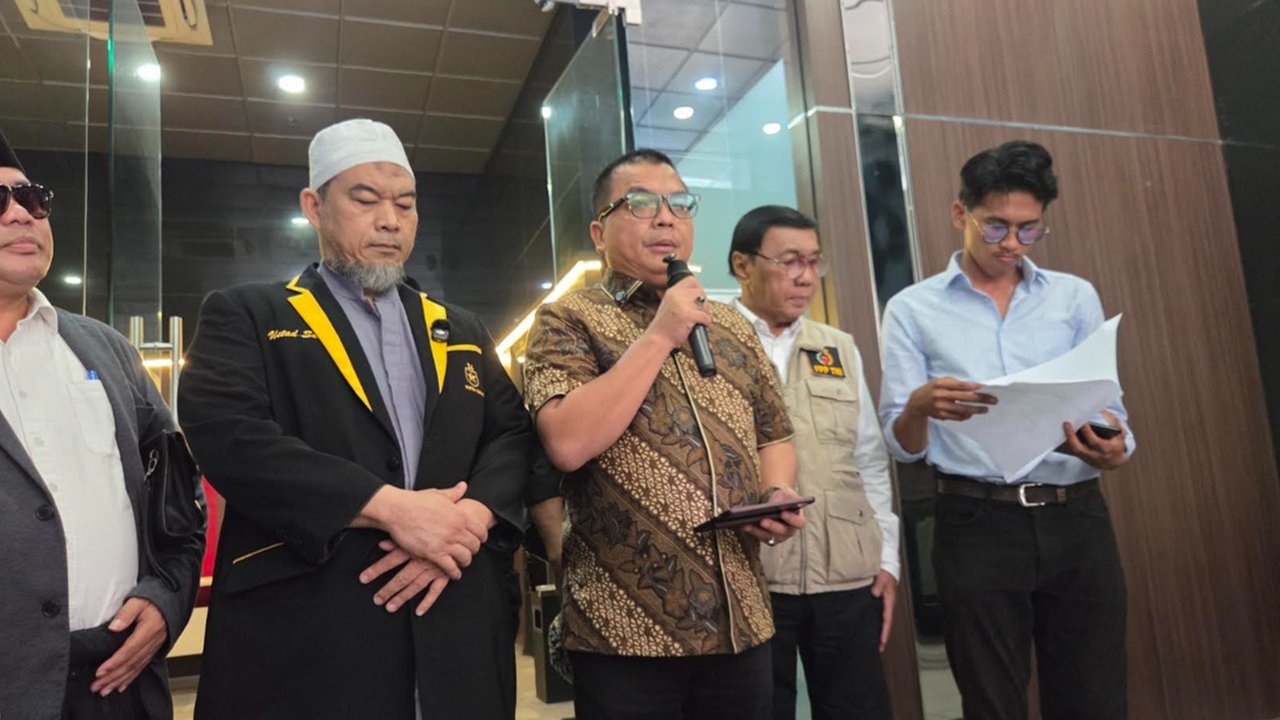 Denny Indrayana dan Rekan Ajukan Laporan ke DKPP Terkait Syarat Pendidikan Gibran