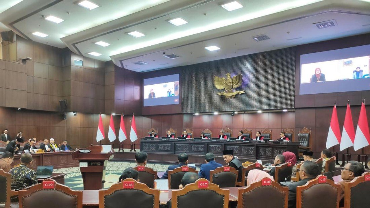 Denny Indrayana Yakin MK Diskualifikasi Gibran Rakabuming di Sidang Putusan Malam Ini