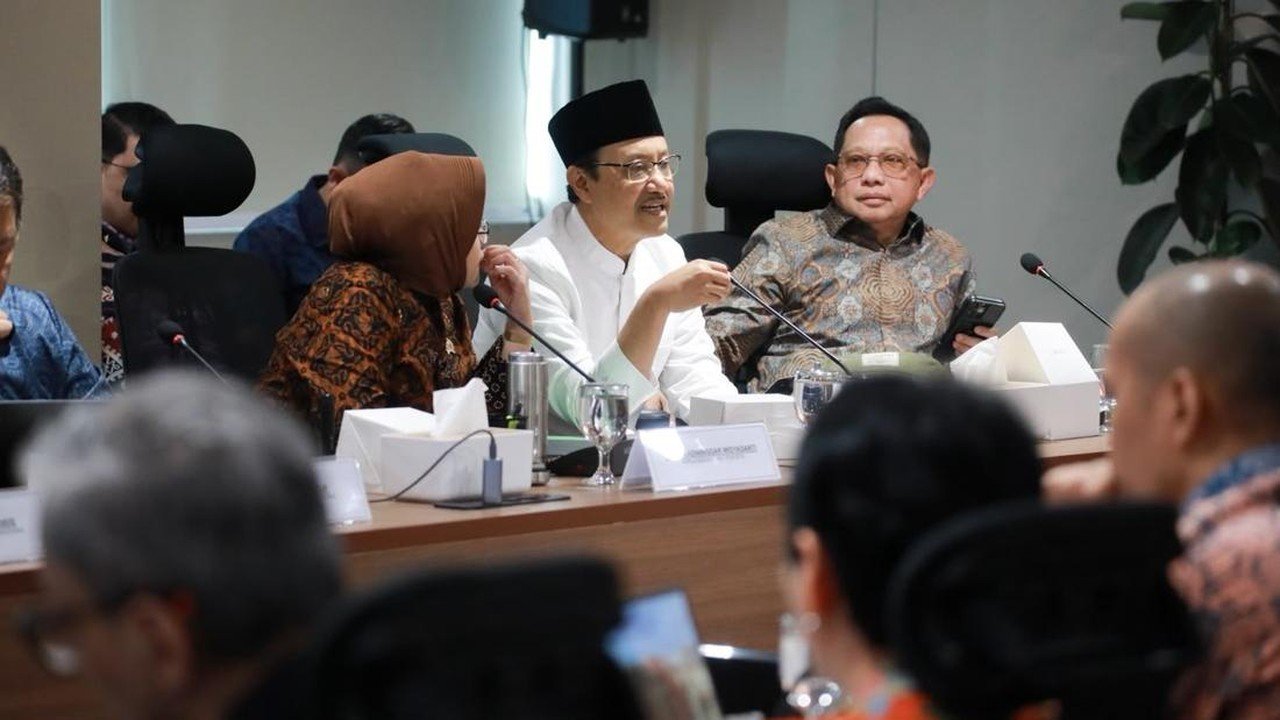 Digitalisasi Bansos: Gus Ipul Ungkap Revolusi Data dengan Biometrik
