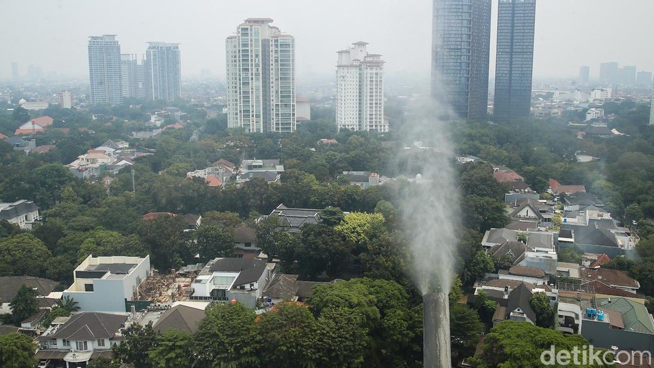 DKI Jakarta Aktifkan Water Mist di 145 Gedung Antisipasi Polusi Udara dan Asap Karhutla