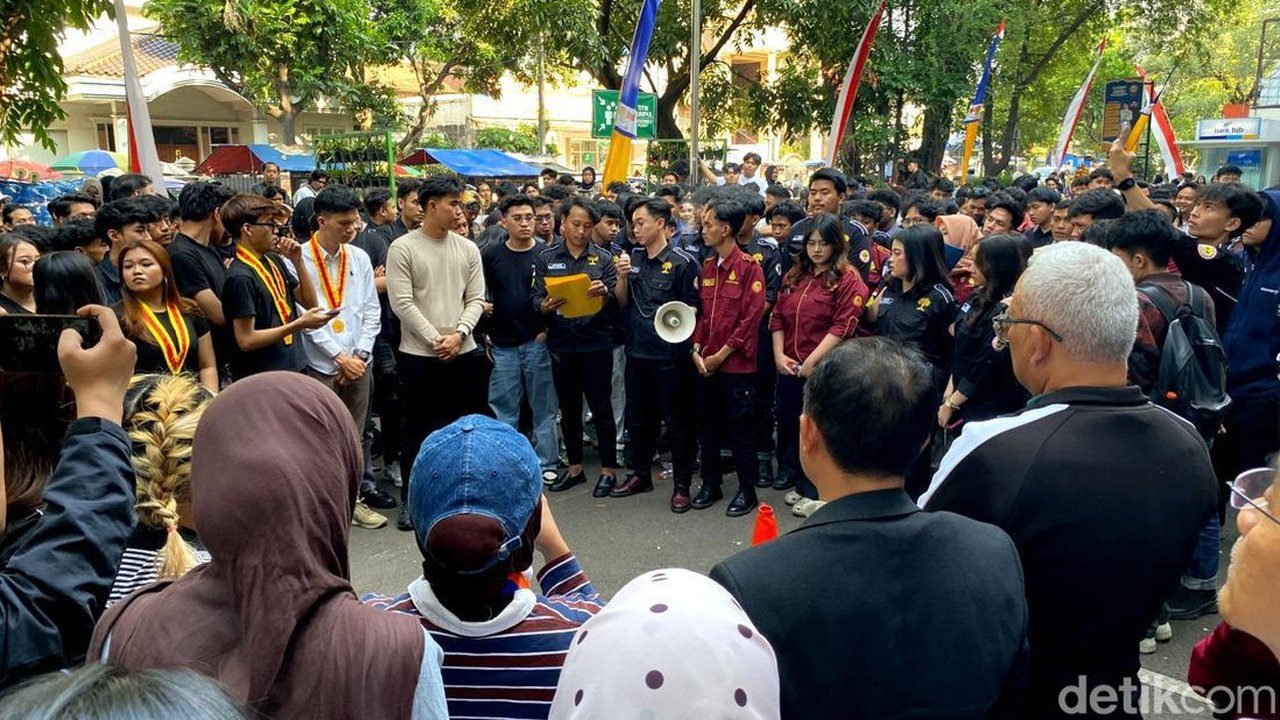 Dosen FH Unpas Diduga Cabuli 13 Mahasiswi, Ratusan Mahasiswa Gelar Aksi