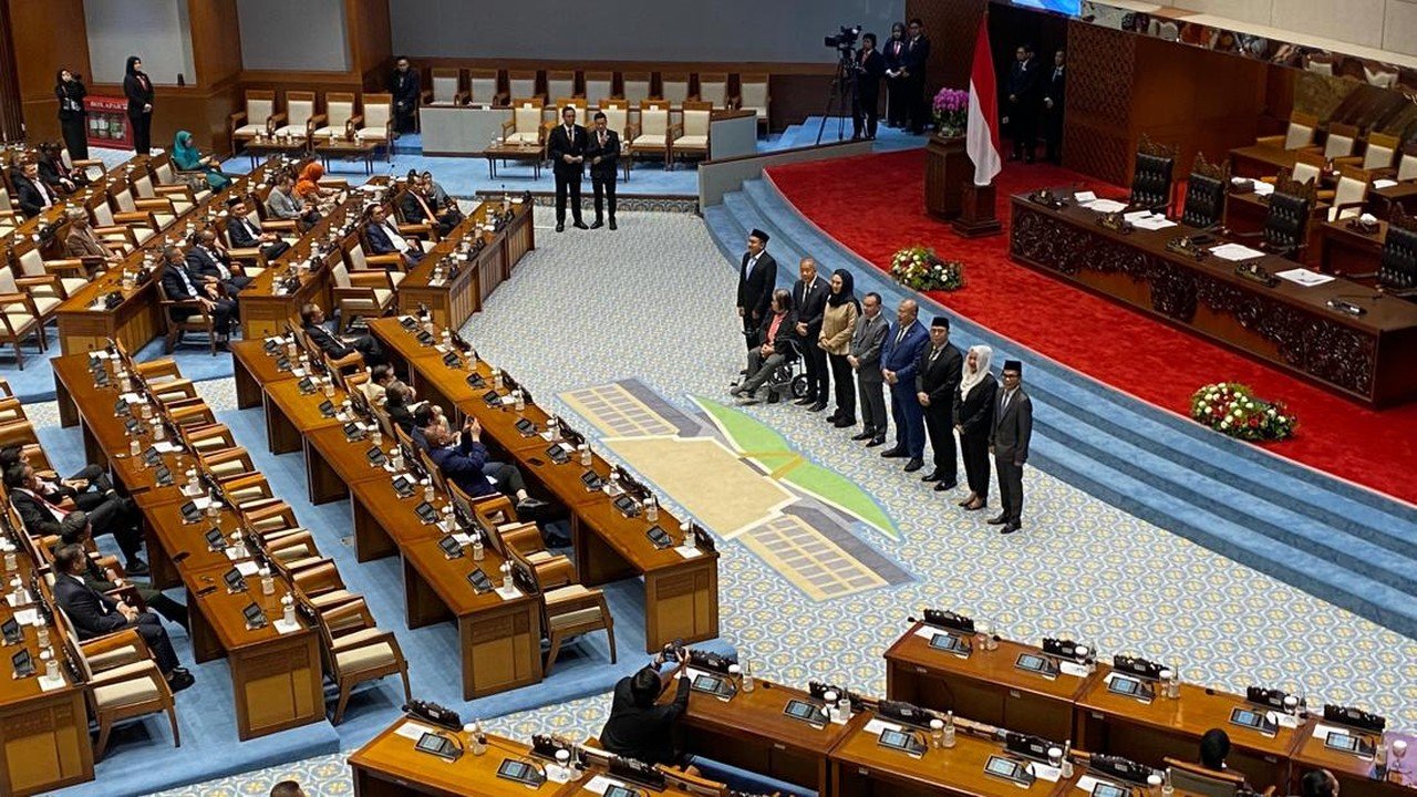 DPR Lantik 5 Anggota Dewas RRI Periode 2026-2031 Hasil Uji Kelayakan