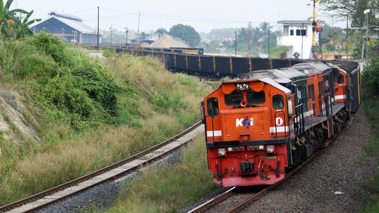 Dua Kereta Batu Bara Anjlok di OKU, Jalur KA Lumpuh