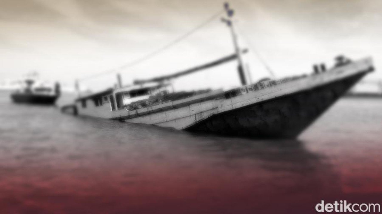 Dua Pemancing Meninggal Dunia Akibat Perahu Terbalik di Laut Merak
