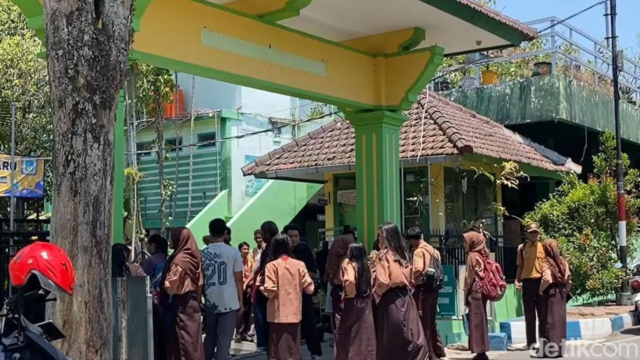 Dugaan Kekerasan Mantan Kepsek SMPN Malang Terhadap 20 Siswa