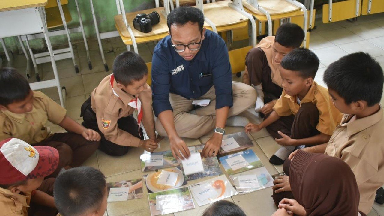 Edukasi Kesehatan Lingkungan TEP Undip untuk Siswa Tempirai Selatan