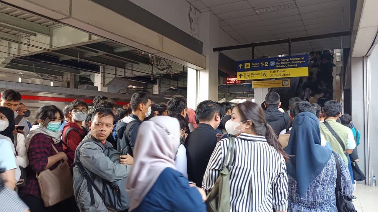 Eskalator Stasiun Duri Kembali Normal Setelah Gangguan