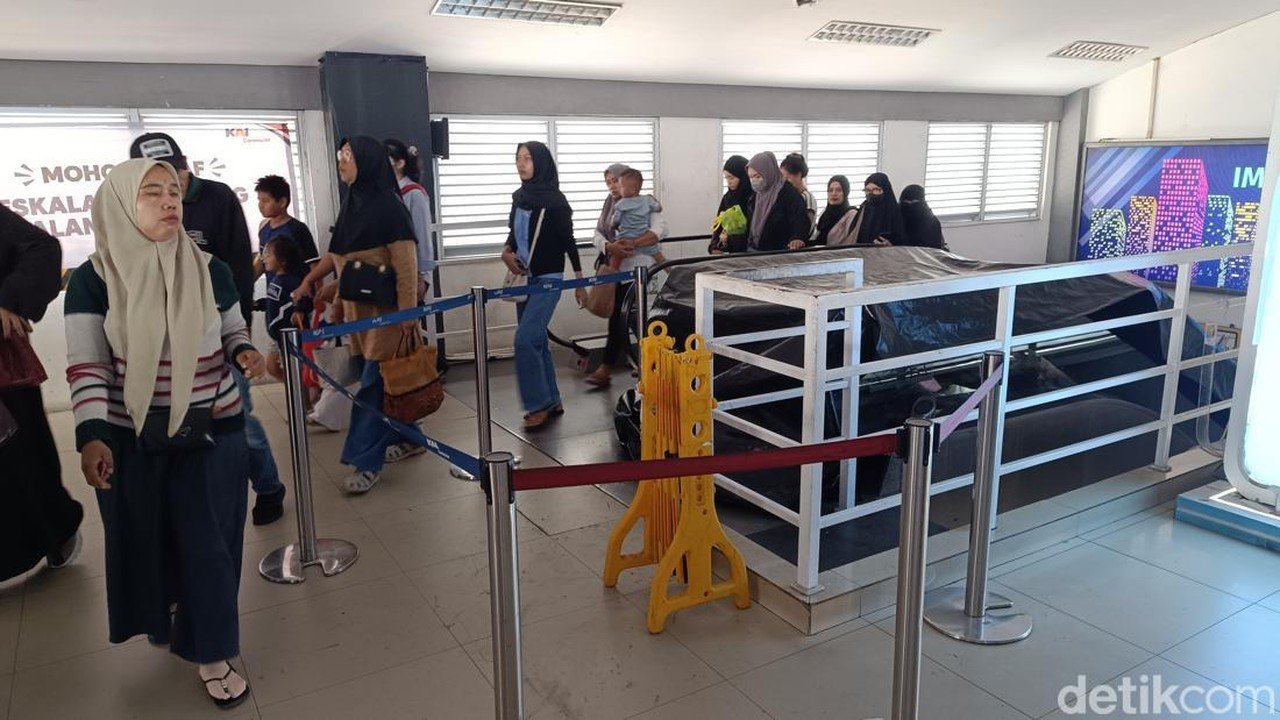 Eskalator Stasiun Duri Masih Diperbaiki Pascainsiden, Petugas Tambahan Siaga