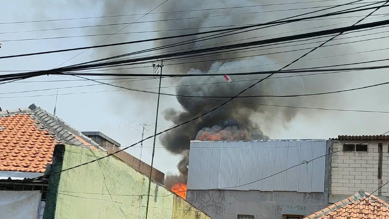 Gergaji Korsleting Picu Api, 4 Rumah di Tamansari Ludes Terbakar