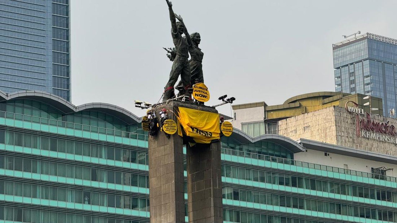 Greenpeace Aksi di Bundaran HI, Tuntut Penanganan Krisis Iklim