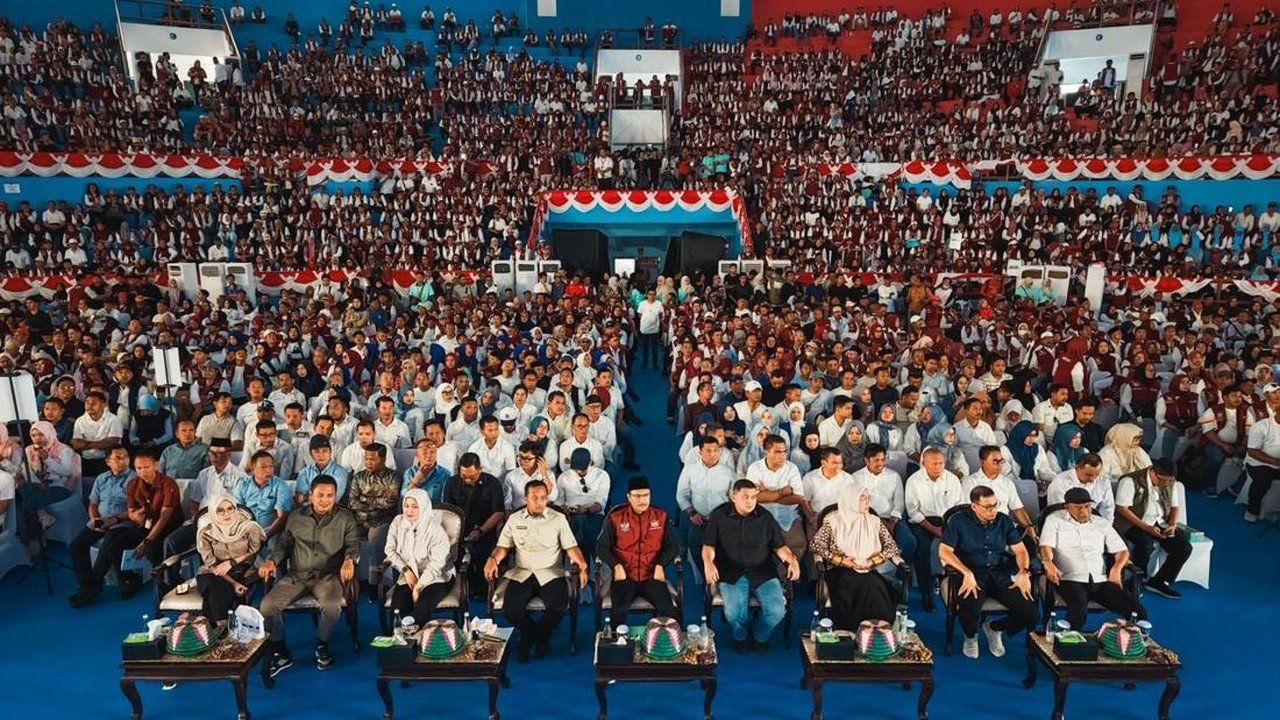 Gus Ipul Ajak Ribuan Ketua RT/RW Makassar Jadi Agen Perlinsos Digital