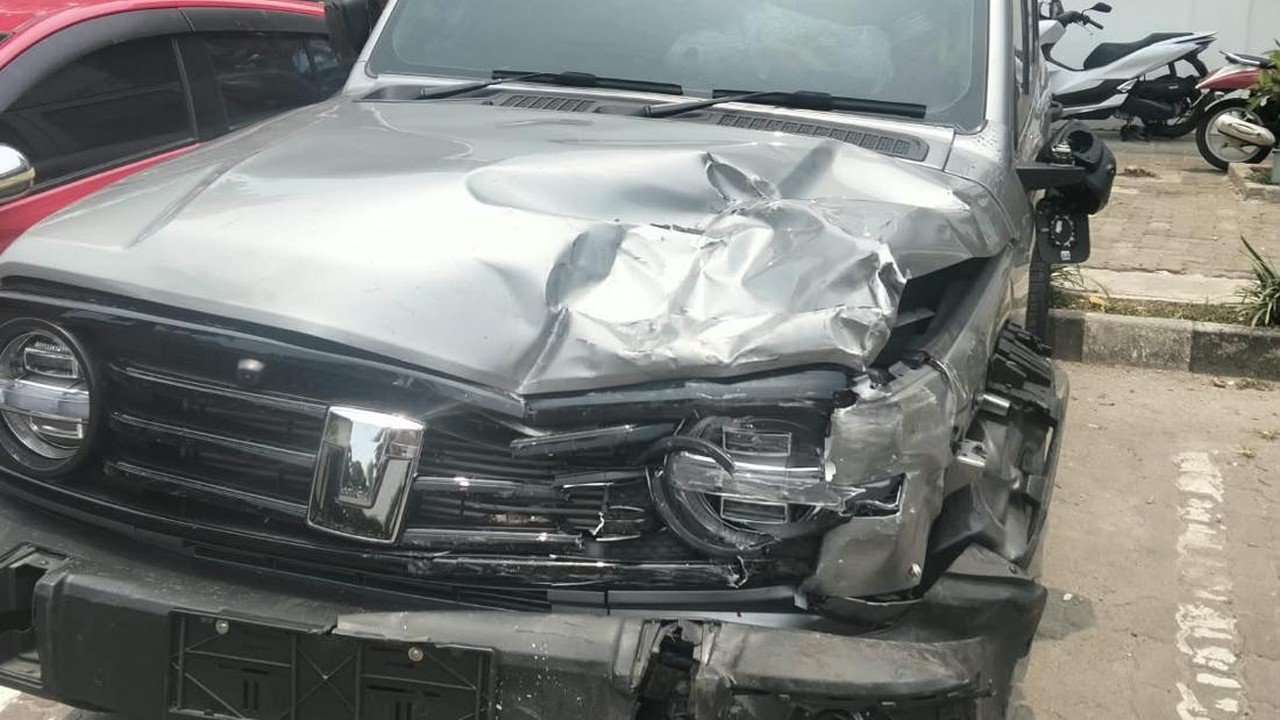 GWM Tank Tabrak Pengendara Ojek hingga Terbalik, Satu Tewas