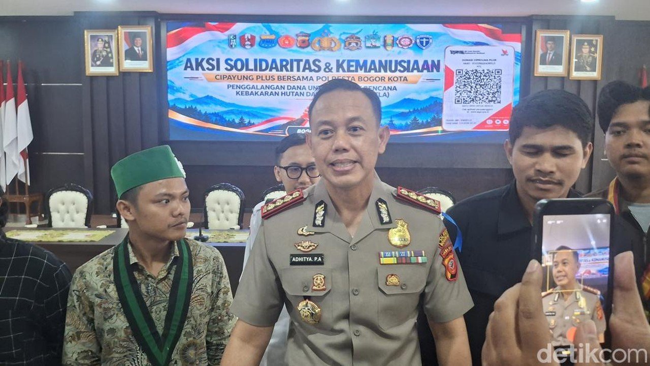 Hari Sumpah Pemuda: Polresta Bogor dan Mahasiswa Bersatu Galang Dana untuk Korban Karhutla