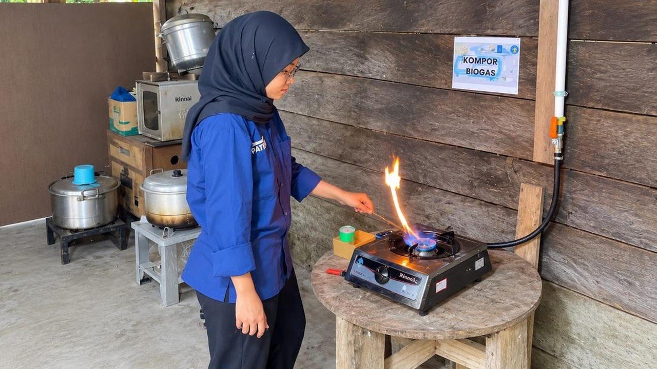 Inovasi ITS Ubah Kotoran Sapi Jadi Biogas untuk Warga Manokwari Selatan