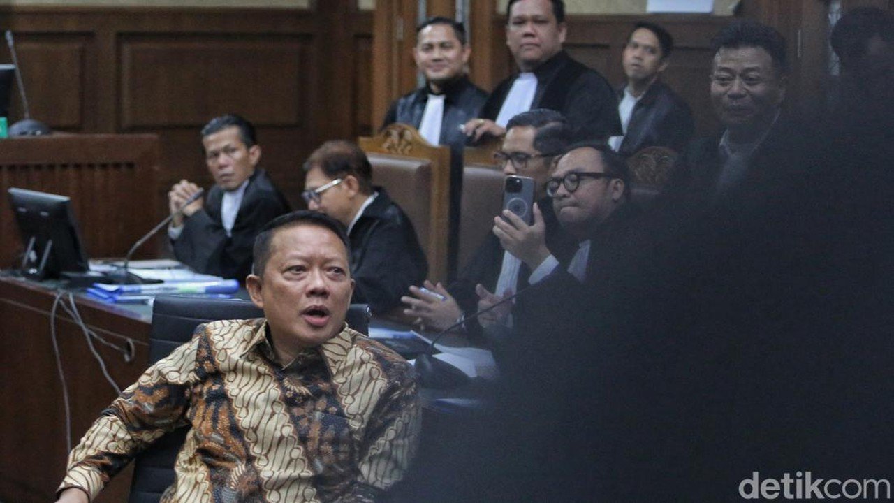 Jaksa Ungkap Kode 'Kue' untuk Uang Rp 20 Miliar ke Eks Jampidsus Febrie