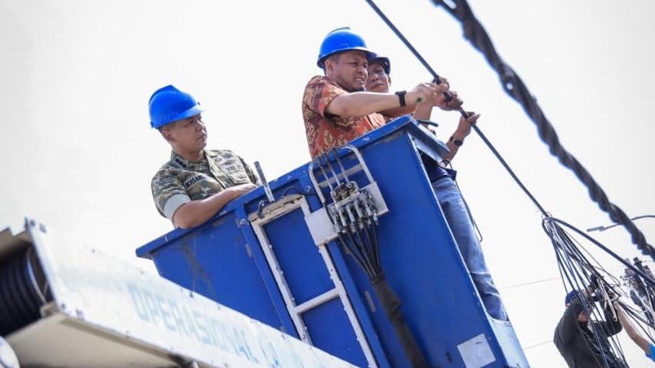 Jalan Ronggo Warsito Pekanbaru Lebih Rapi Pasca Penertiban Kabel Jaringan