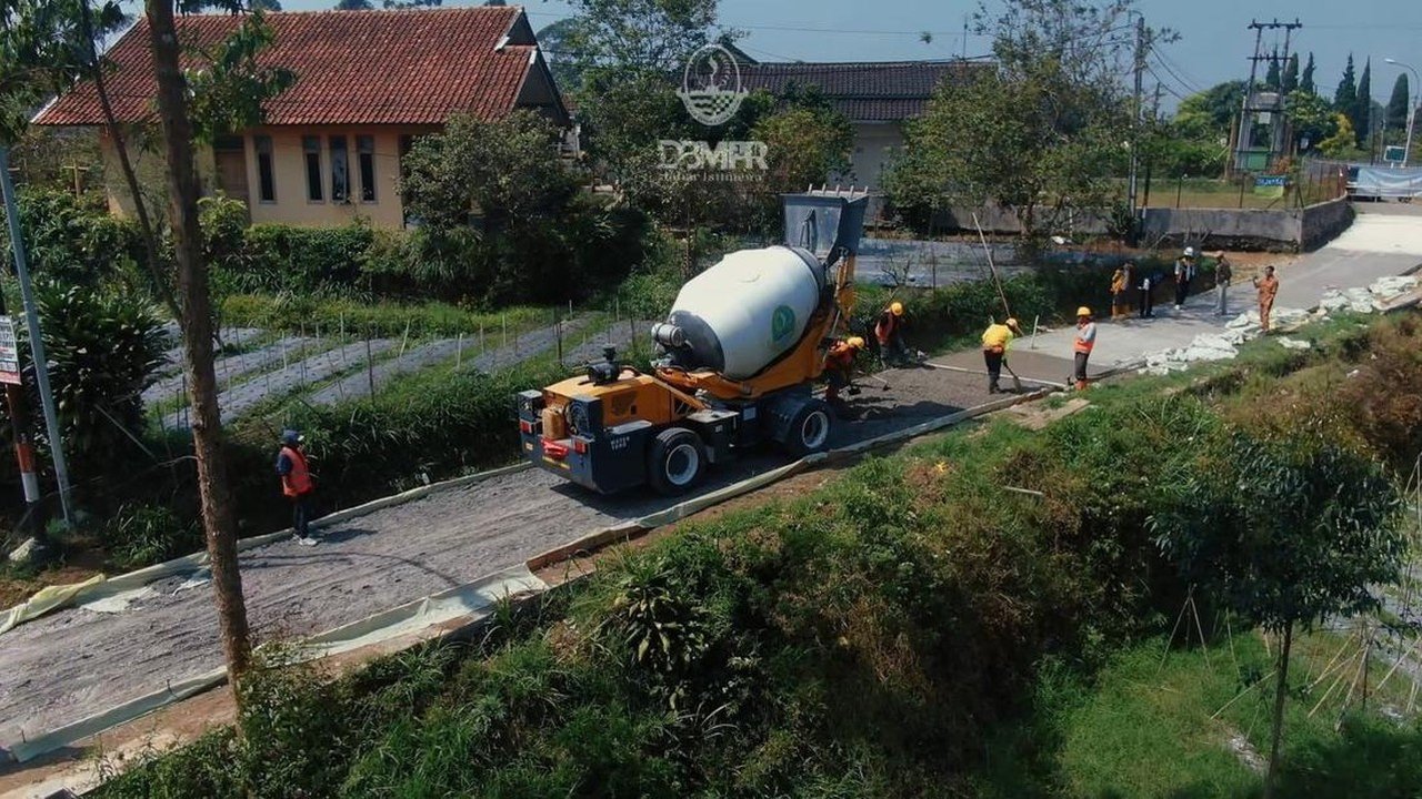 Jawa Barat Sediakan 18 Mobile Batching Plant untuk Percepat Pembangunan Jalan Desa