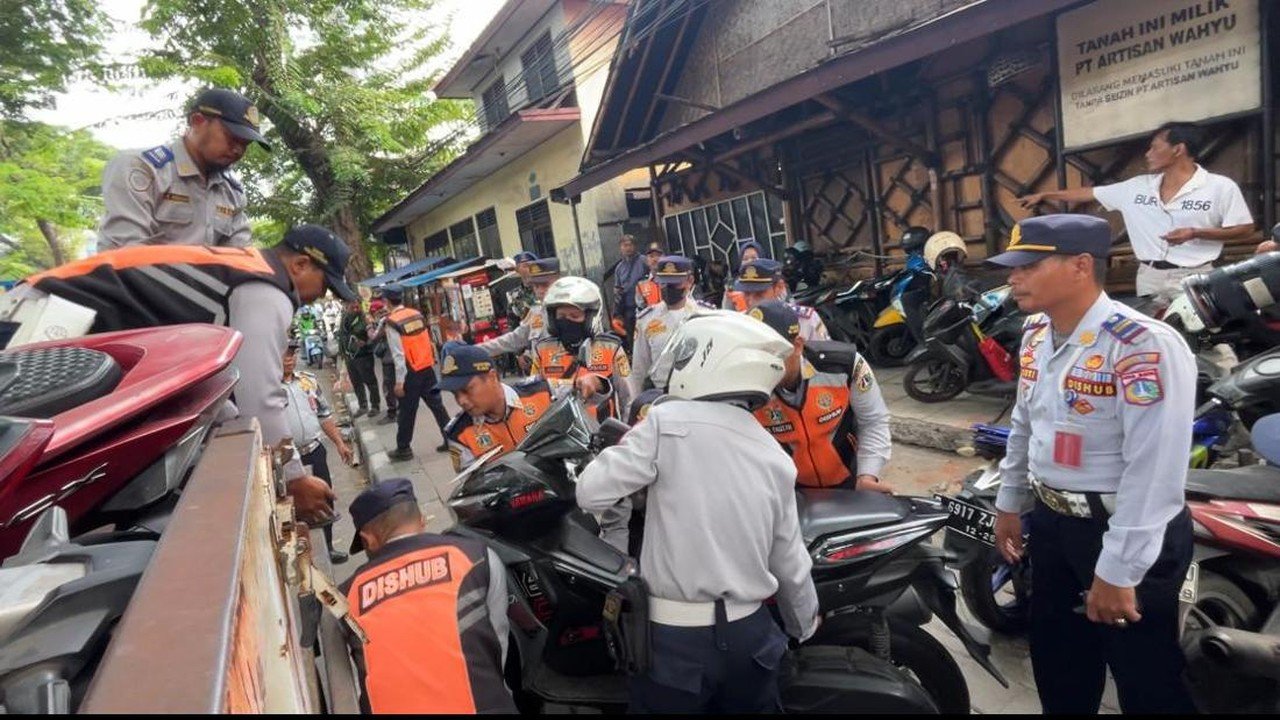Jukir Seberang Gandaria City Keluhkan Razia Parkir Liar Dishub yang Terbatas Waktu