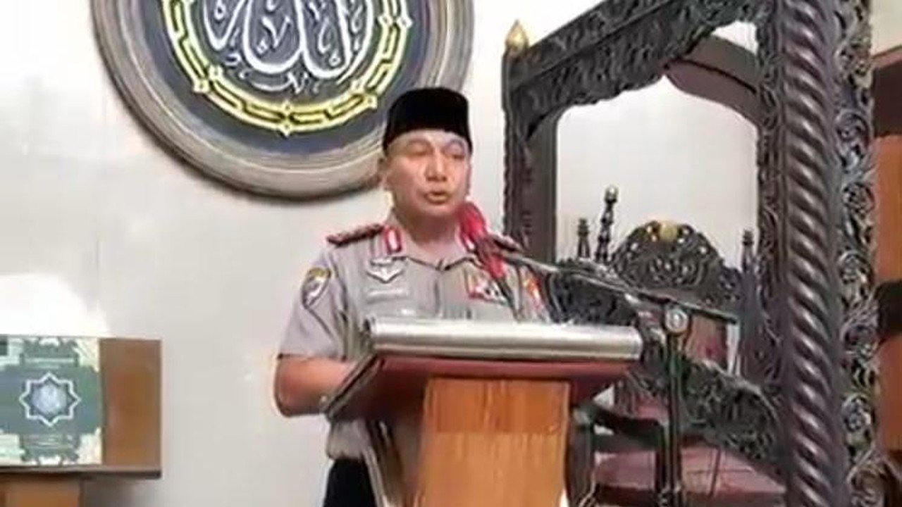 Kabaharkam Polri Ajak Warga Surabaya Jaga Kamtibmas Lewat Jumat Keliling