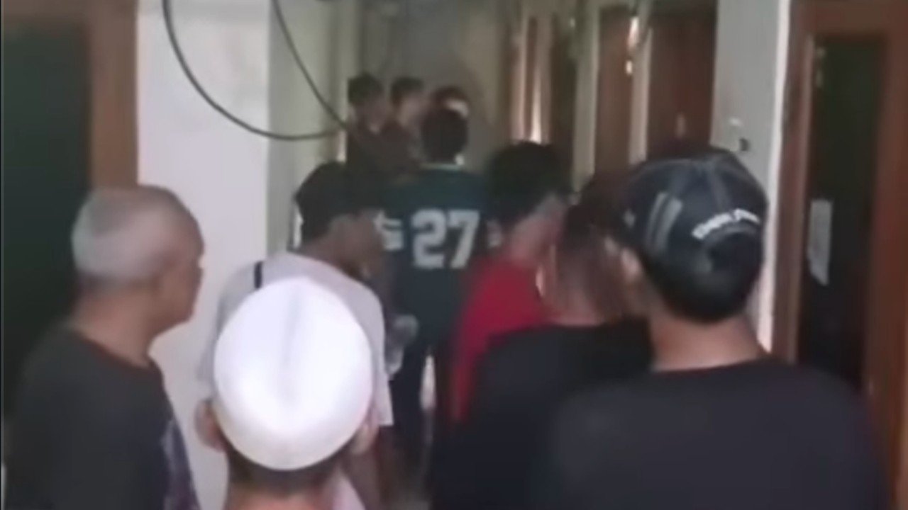 Kamar Kosan di Cakung Digerebek Warga Diduga Terkait Open BO dan Pemerasan