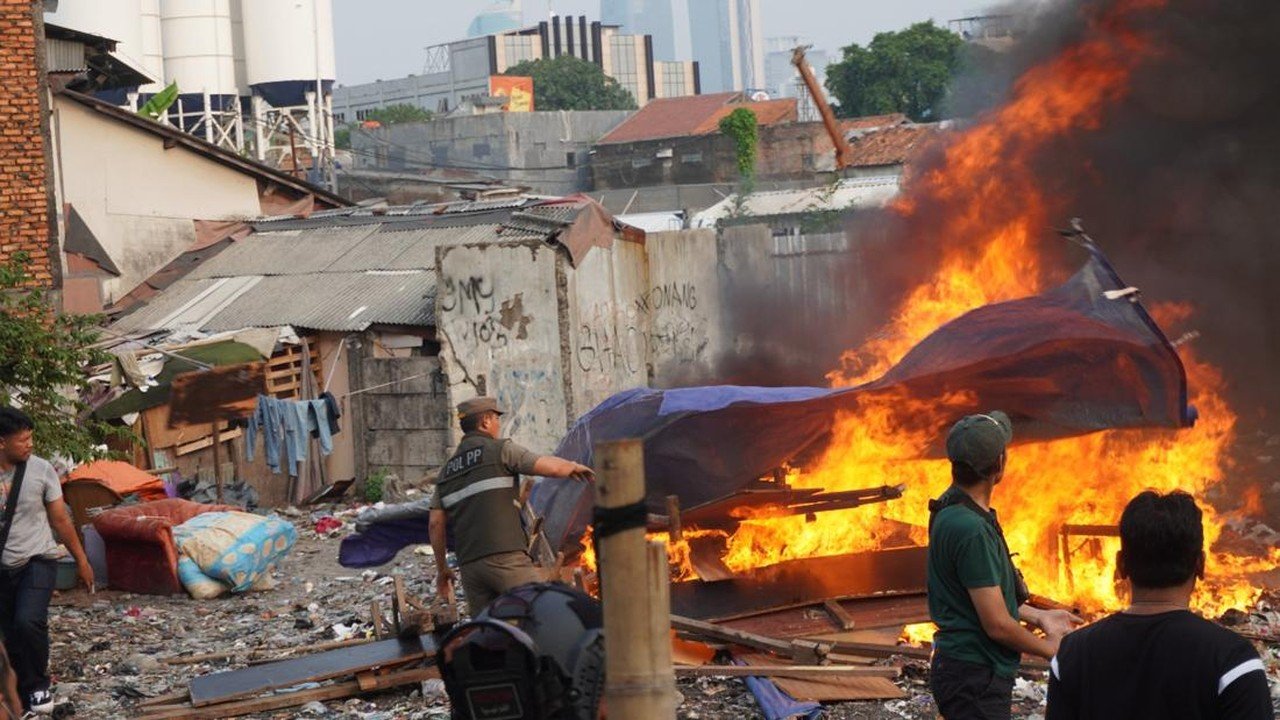 Kampung Boncos Kembali Digerebek, Lapak Narkoba Dimusnahkan