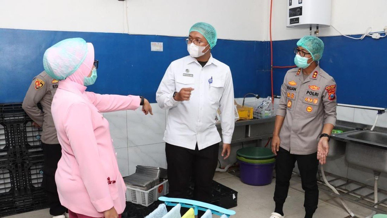 Kapolres Malang dan YKB Tinjau Langsung Uji Coba Program Makan Bergizi Gratis