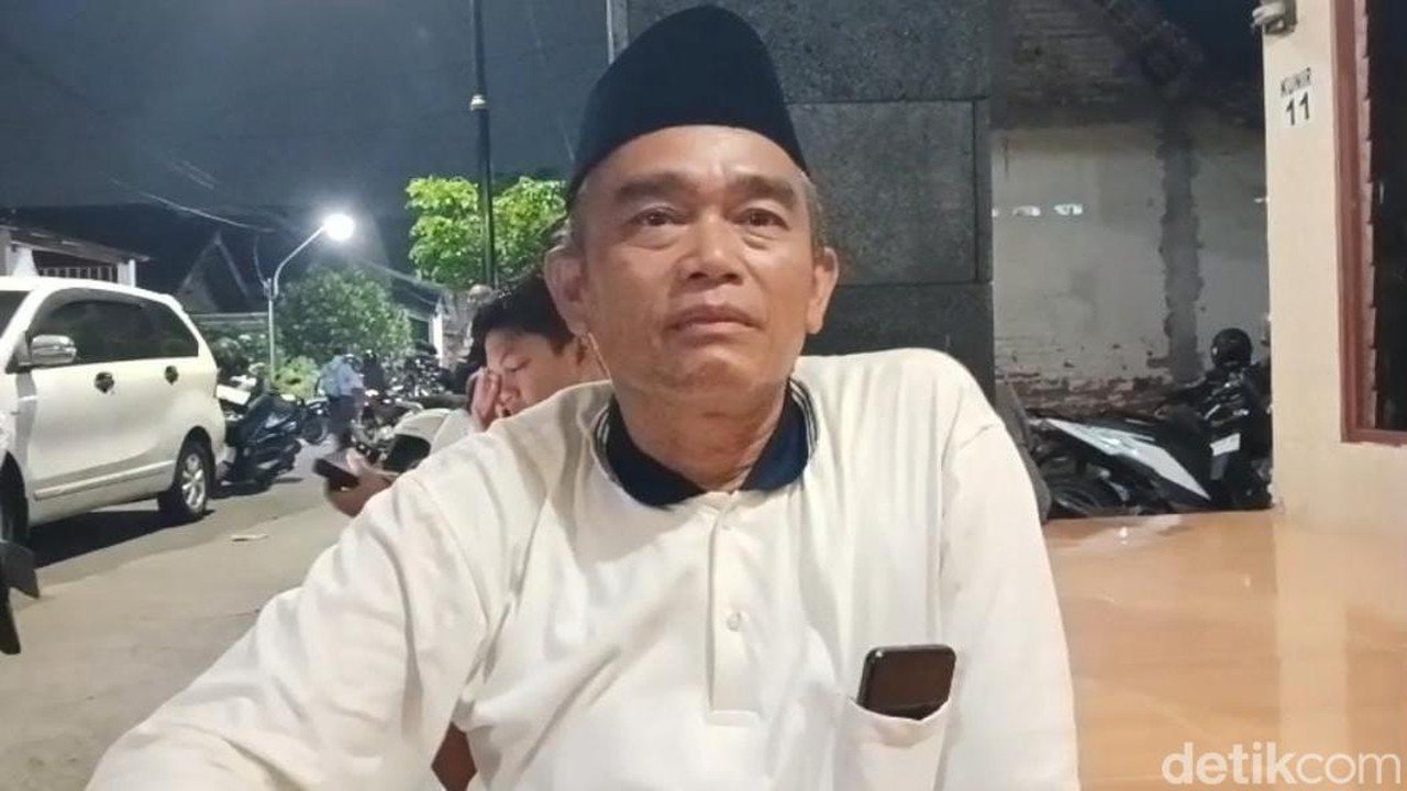 Keluarga Dini Saksikan Langsung Rekonstruksi Pembunuhan Sadis yang Menewaskan Ibu dan Anak