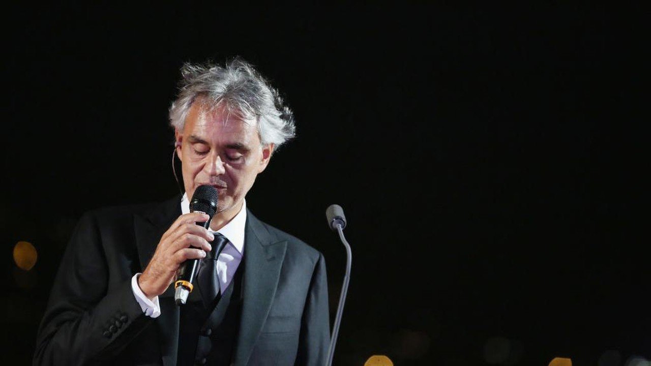 Konser Andrea Bocelli di Borobudur Batal, Baliho Dicopot