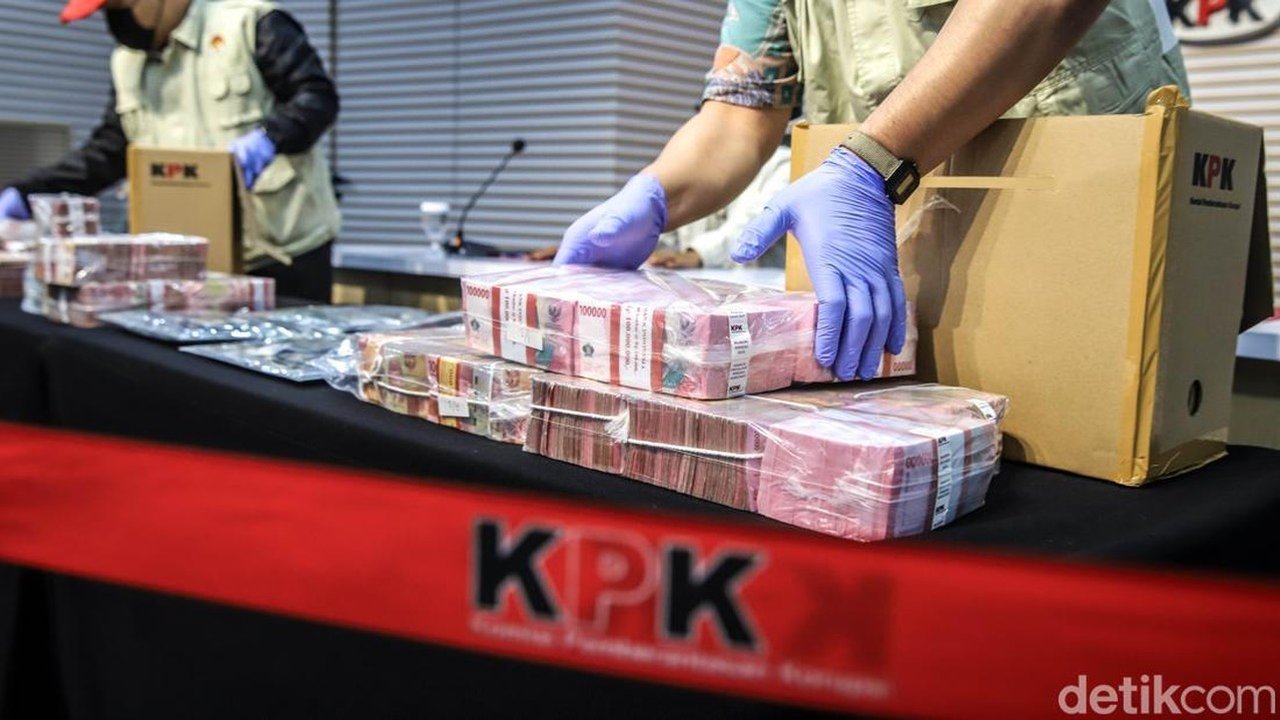 KPK Dalami Pengadaan Barang di BNPB, Mulai Tenda Hingga Alat Karhutla