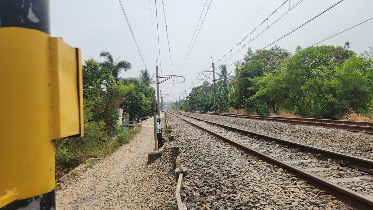 Mahasiswa Tewas Tertabrak KRL Saat Membuat Konten Tugas Kuliah di Ciputat
