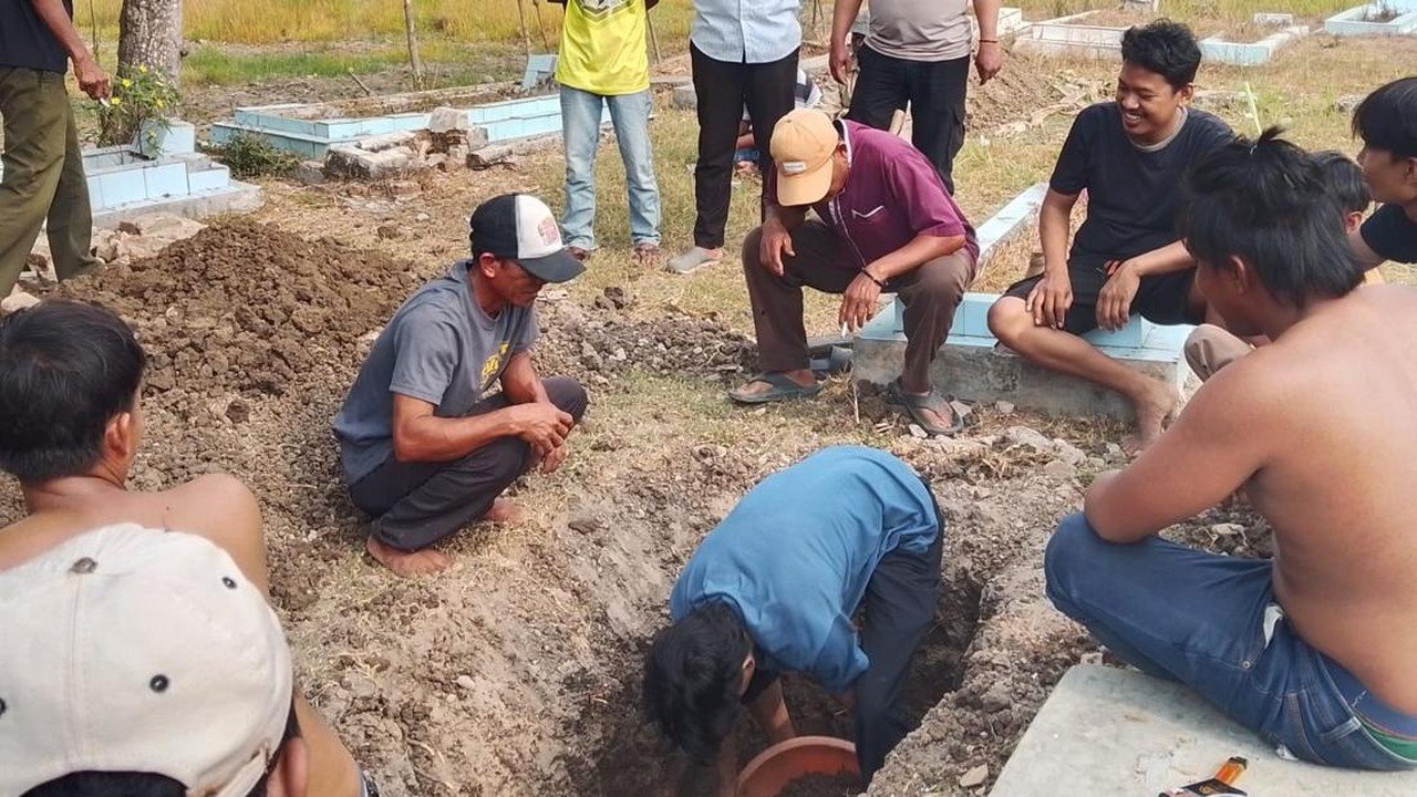 Makam 20 Tahun Dibongkar di Bekasi Akibat Sengketa Pilkades