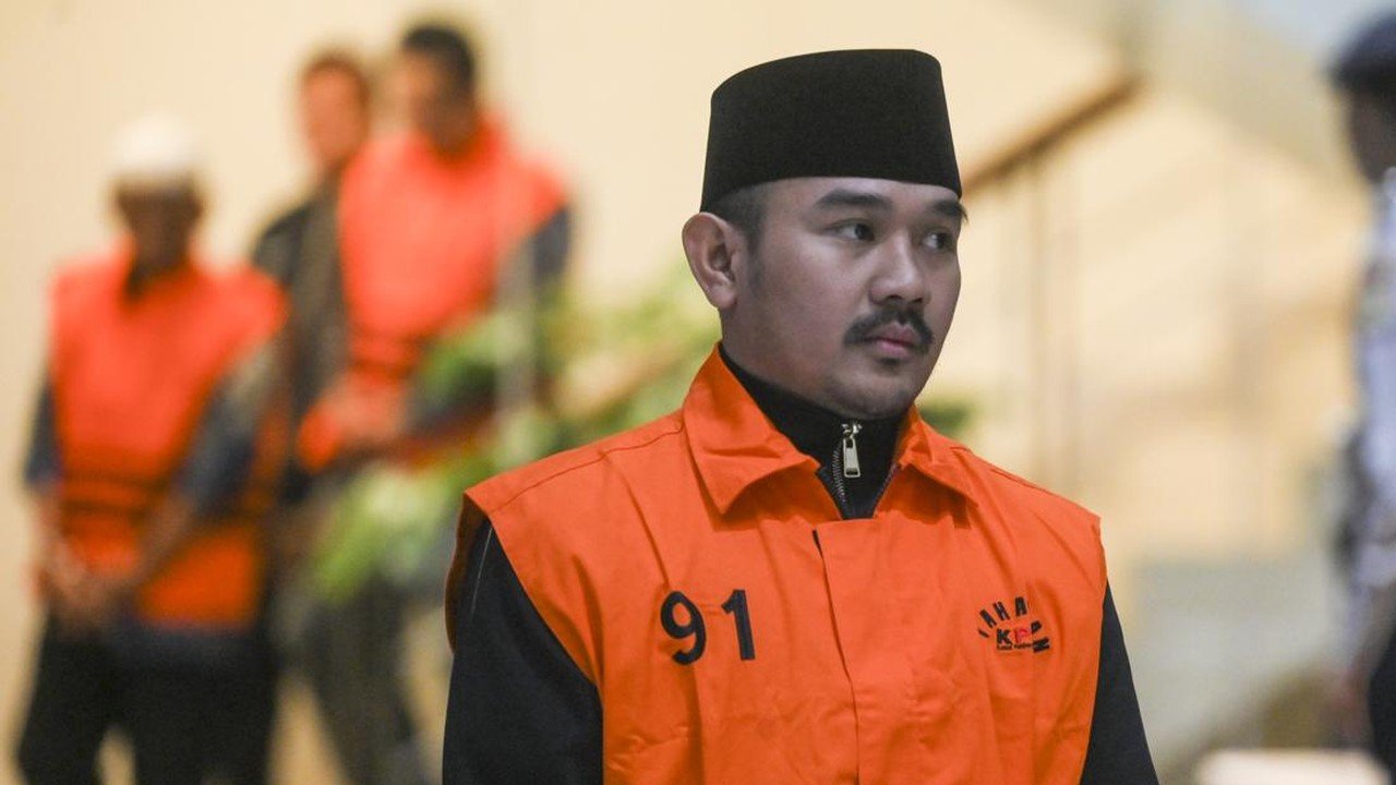 Mendagri Berhentikan Bupati Bekasi Ade Kuswara Akibat Kasus Korupsi Ijon Proyek