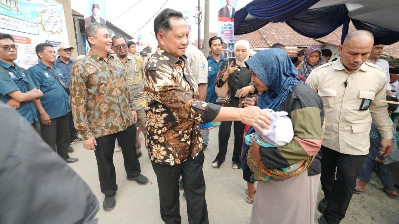 Mendagri Pantau Langsung Bantuan Rumah di Purwakarta, Pastikan Tepat Sasaran