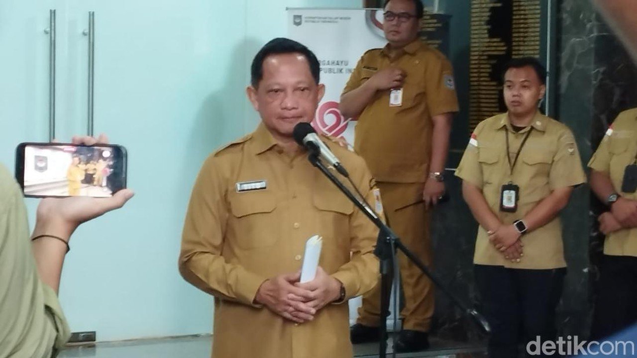 Mendagri Perintahkan Kepala Daerah Tegas Larang Pembakaran Lahan Saat Darurat Karhutla
