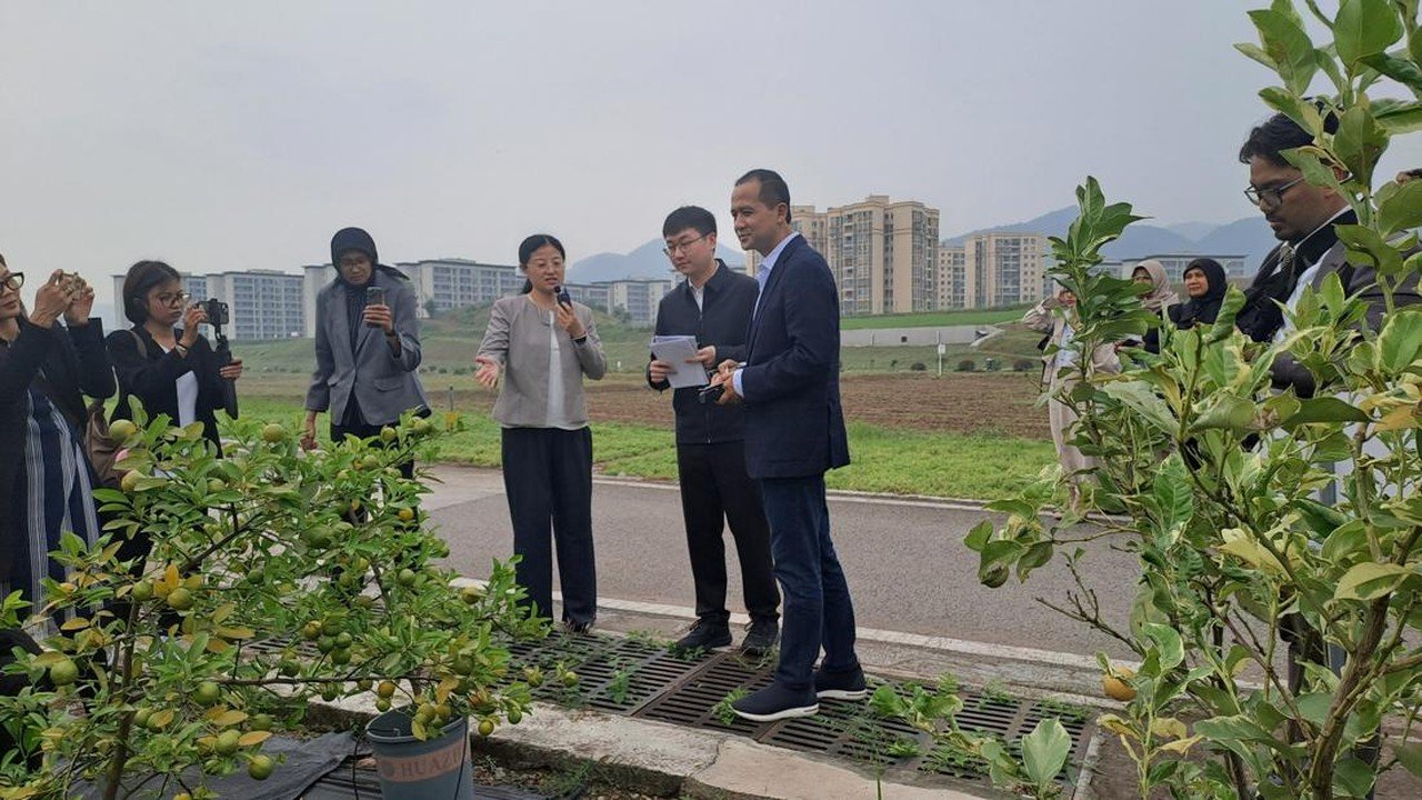 Menteri Transmigrasi Pelajari Teknologi Pertanian Canggih di China untuk Kembangkan Kawasan Lokal