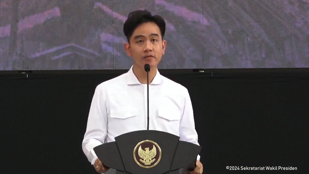 MK Sebut Ijazah Setara SMA Jadi Syarat Capres-Cawapres, Tak Ada Bukti Gibran Pakai Ijazah Luar Negeri