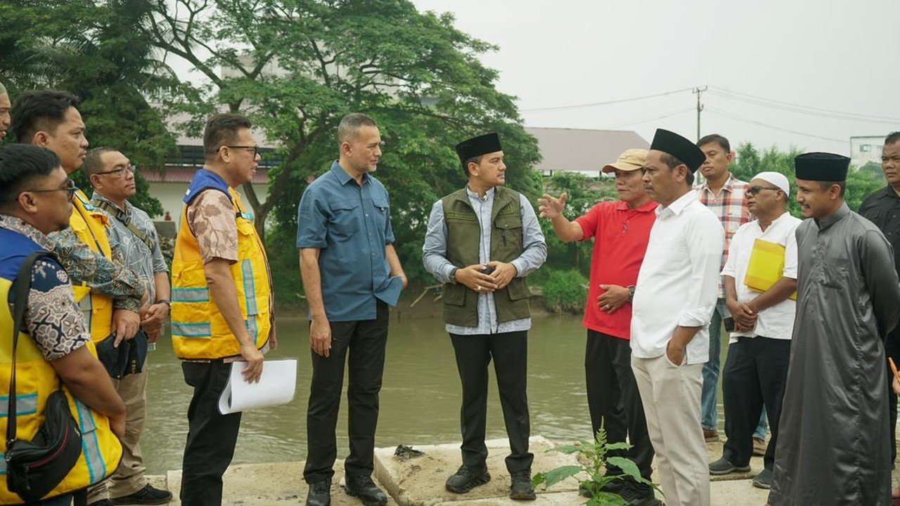 Musa Rajekshah Tinjau Langsung Proyek Pengendalian Banjir di Tebing Tinggi