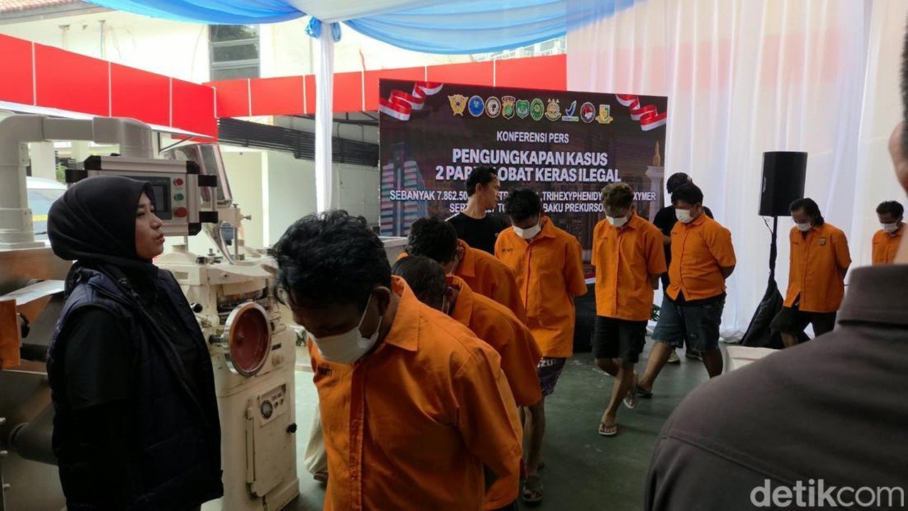 Pabrik Tramadol Ilegal di Sukoharjo: Gaji Tinggi, Operator Terkurung